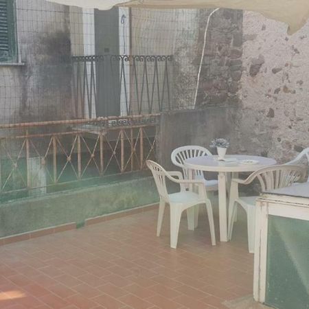 Terrazza Nel Borgo Daire Santo Stefano di Magra Dış mekan fotoğraf